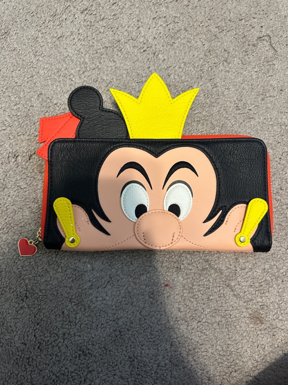 Loungefly Queen Character Appliqué Black Yellow Red Zip Wallet